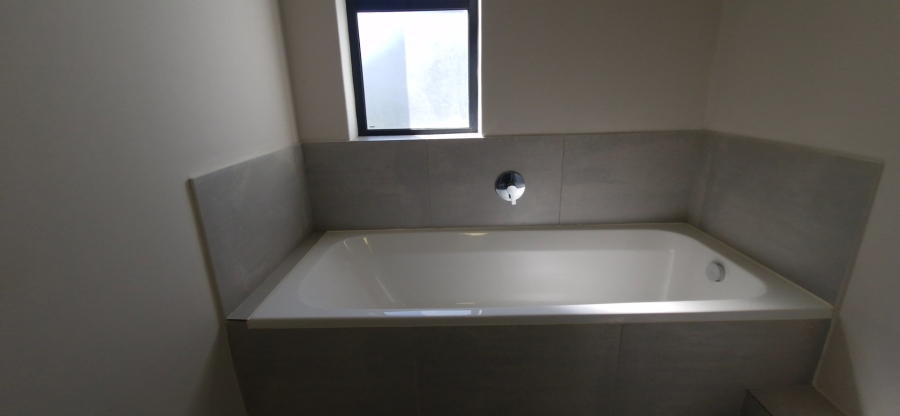 To Let  Bedroom Property for Rent in Burgundy Estate Western Cape